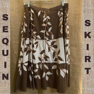 Bernardo Full Skirt! Brown & White leaf 🍂 pattern w/ copper sequin✨accents!